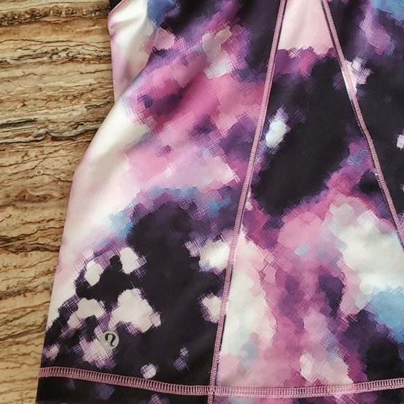 Lululemon top - Picture 6 of 8